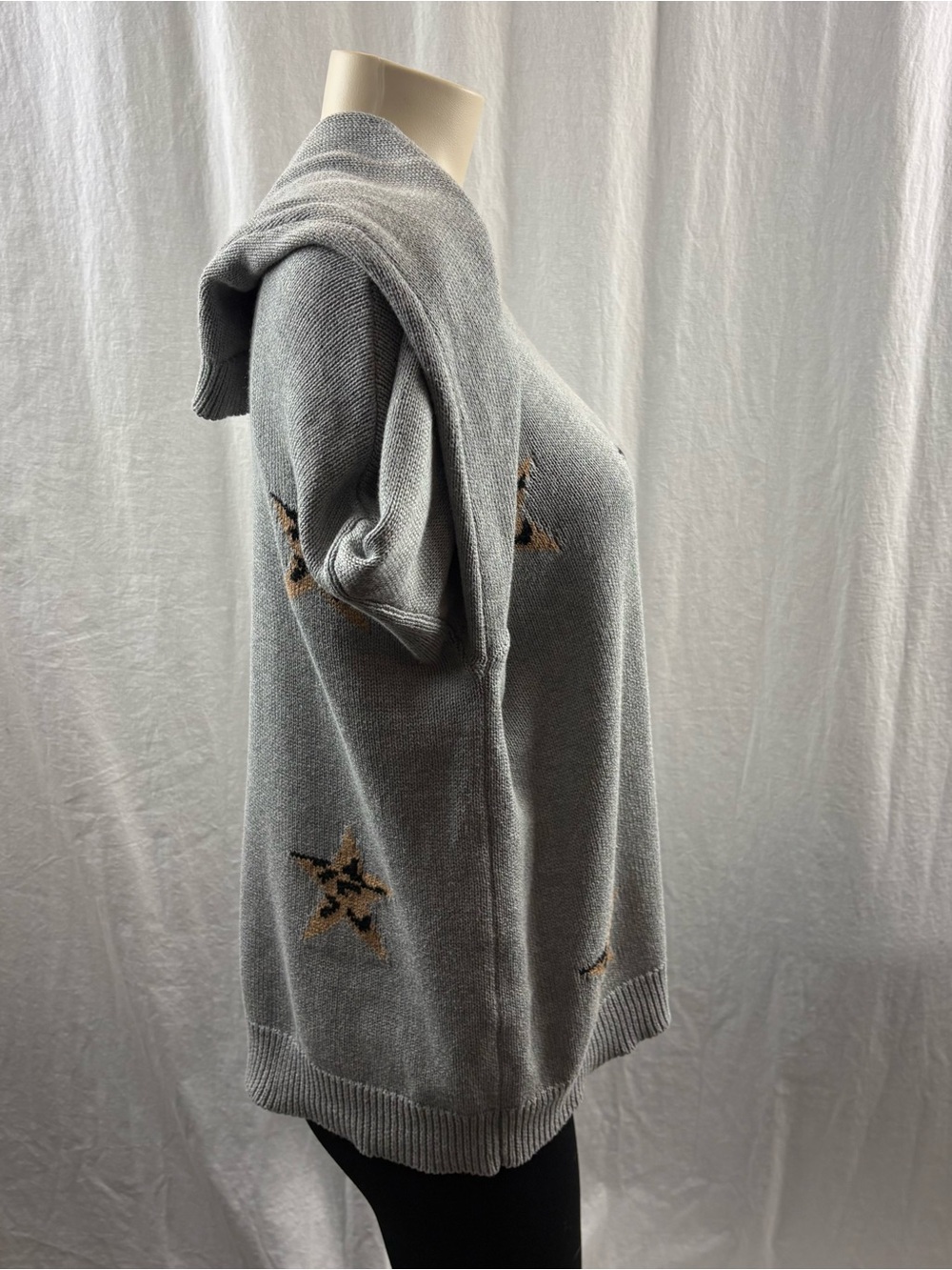 Rails Perci Star Sweater in the color Heather Grey Animal Stars M - Picture 7 of 12